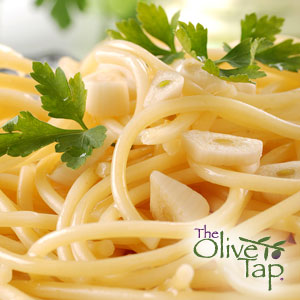 Spaghetti with sliced garlic and fresh parsley, tossed in olive oil.
